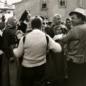 1965 - wenn ohne Maske, dann mit Kopftuch !